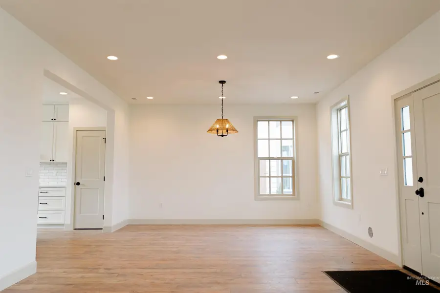 1460 Woodbury Drive #Evergreen, Moscow, ID 83843 - #3