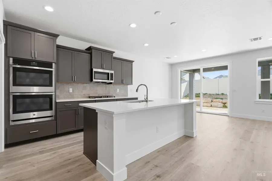 5770 N Arctic Point Ave, Meridian, ID 83646 - #2