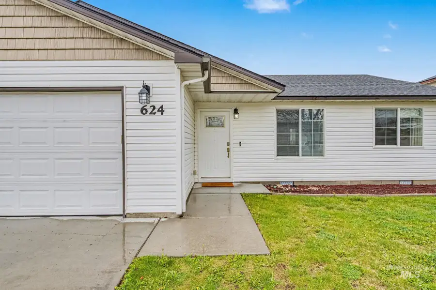 624 Cinnabear Dr, Kuna, ID 83634 - #2