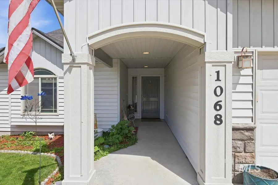 1068 Locksley St, Middleton, ID 83644 - #3