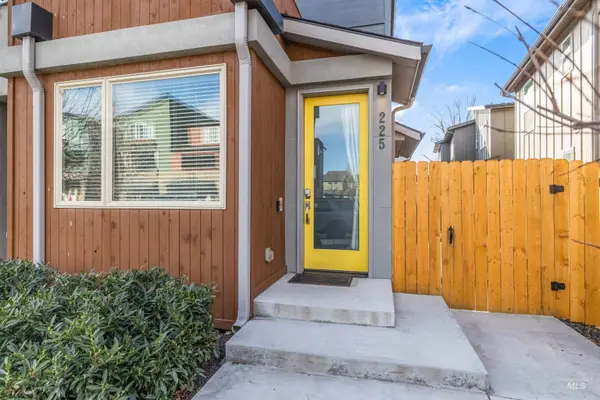 225 E 36th Street, Garden City, ID 83714