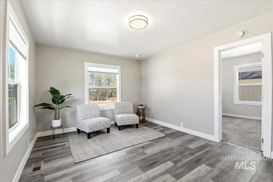 103 S 16th Ave, Caldwell, ID 83605 - #3