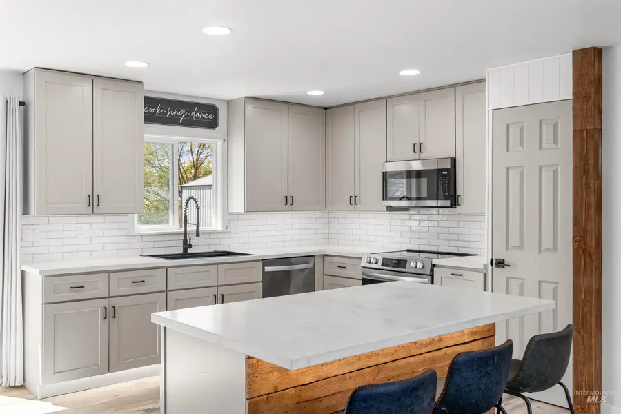 1934 Powers Ave, Lewiston, ID 83501 - #3