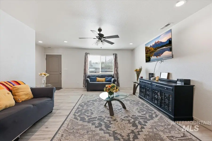 126 E Ravenna Ln, Nampa, ID 83687 - #2