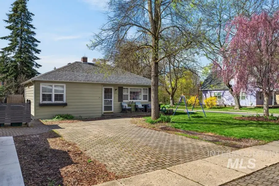 803 E 8th, Moscow, ID 83843 - #1