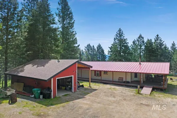 29 Rising Ln, Cascade, ID 83611