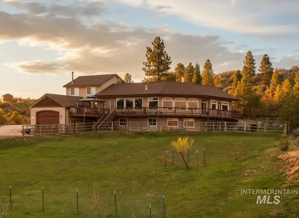 65 Peregrine Dr, Boise, ID 83716