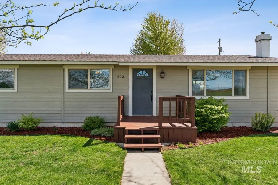 902 S Arizona, Fruitland, ID 83619 - #3