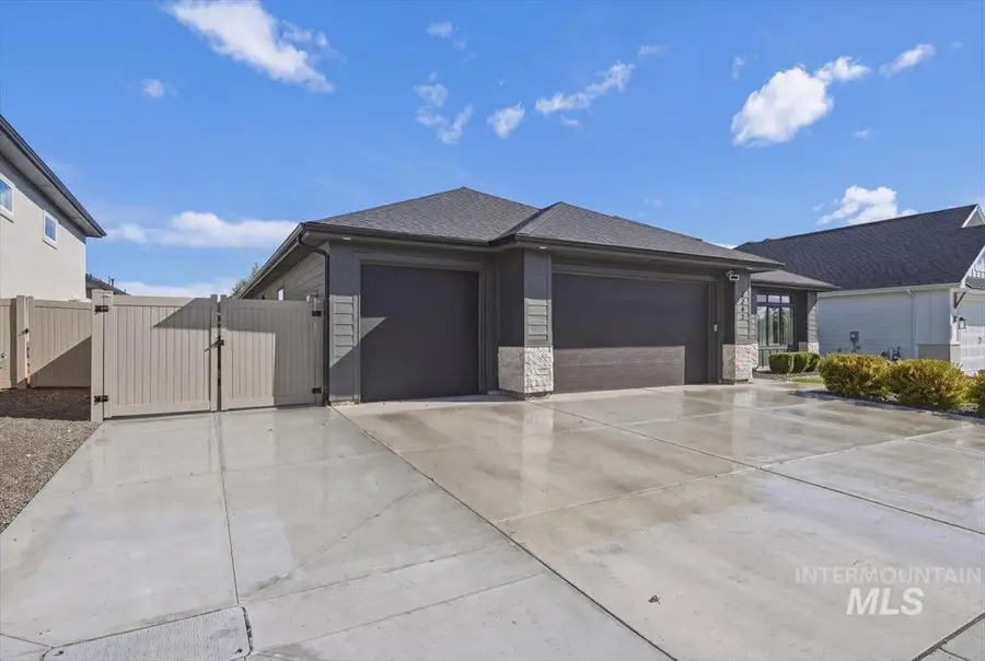 2242 E Timber Trail St, Kuna, ID 83634 - #3