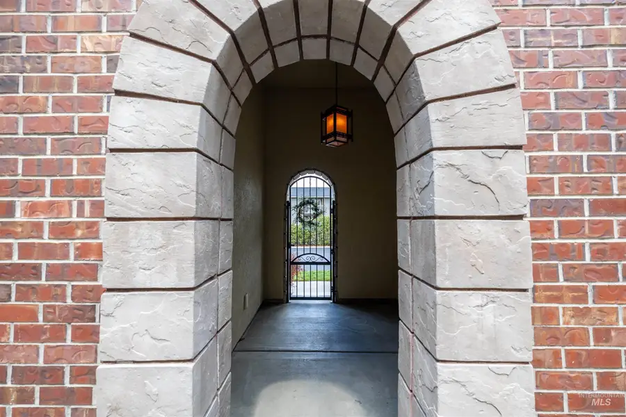 253 E Wexford Ln, Eagle, ID 83616 - #3