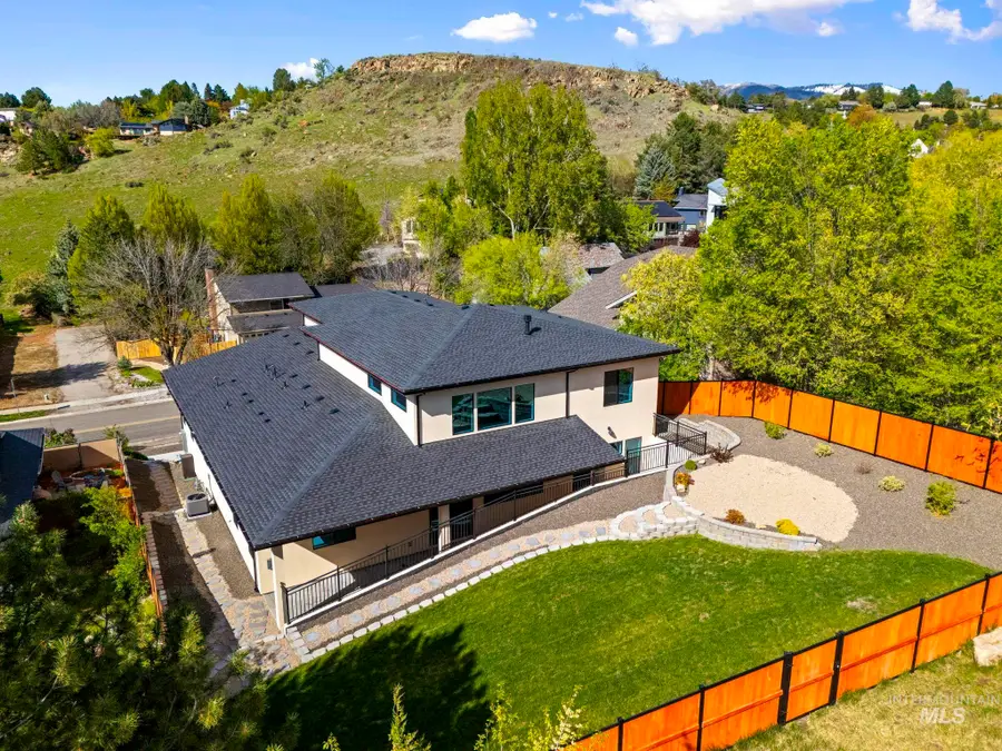 1417 E Shenandoah Dr, Boise, ID 83712 - #3