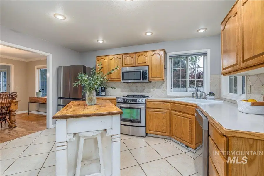 8689 W Atwater Dr, Boise, ID 83714 - #3