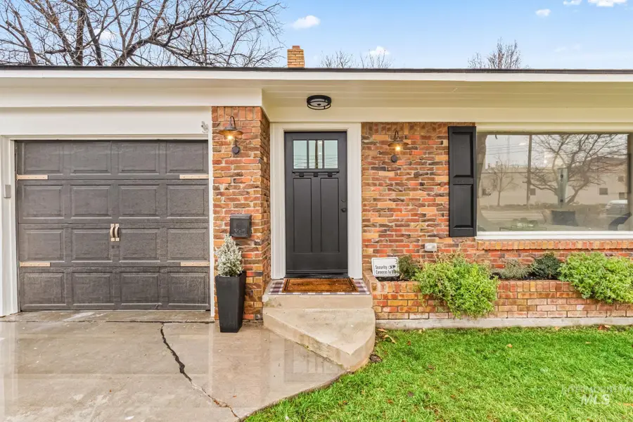 1715 S 10th Ave, Caldwell, ID 83605 - #3