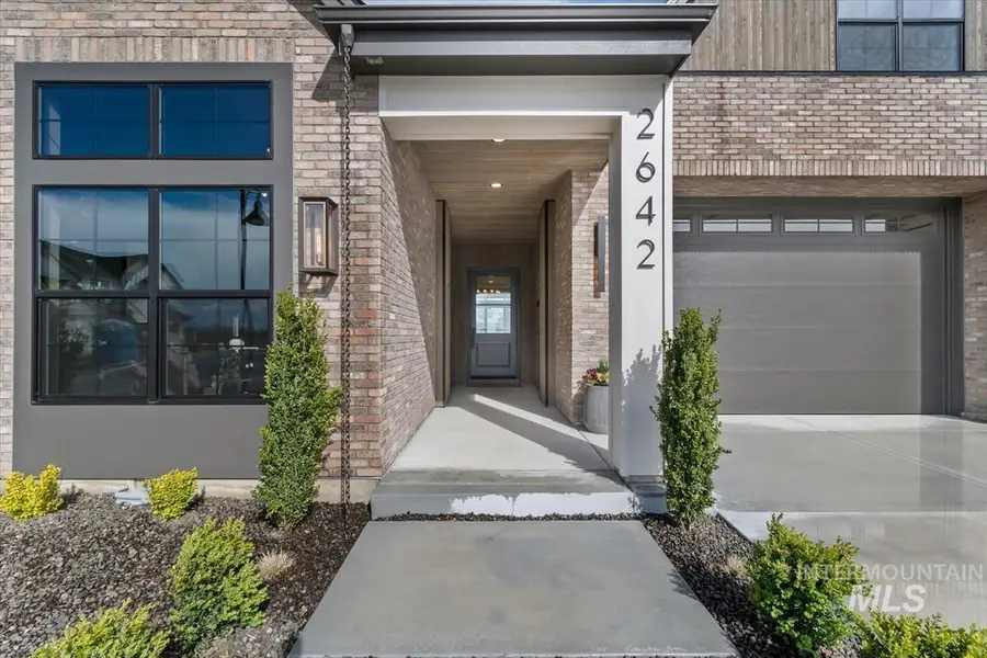 2642 N Palaestra Ave, Eagle, ID 83616 - #2