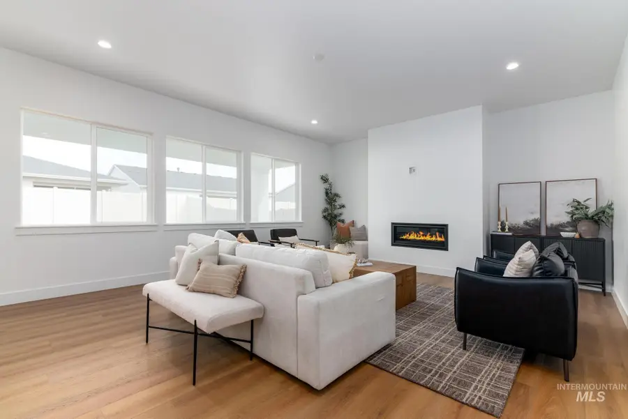 4909 W River Oaks Ct, Meridian, ID 83646 - #2