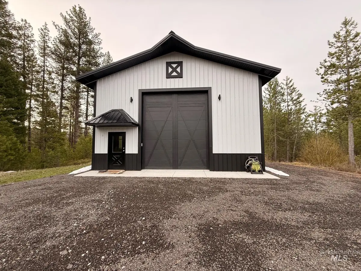 11 Sawtooth Loop, Cascade, ID 83611 - #1