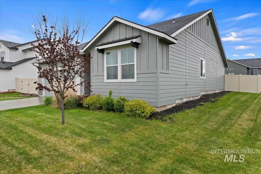 3949 E Jamestown Dr, Nampa, ID 83686 - #3