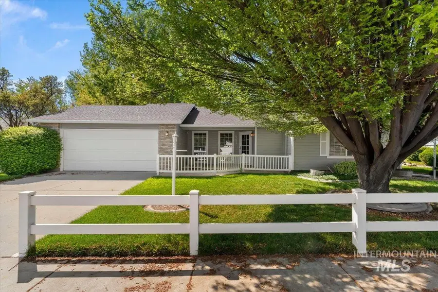 541 W Chrisfield Dr, Meridian, ID 83646 - #2