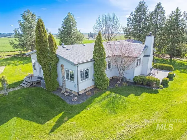 1796 Highway 99, Troy, ID 83871