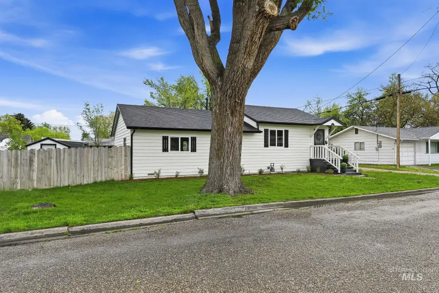 1912 5th St South, Nampa, ID 83651 - #2