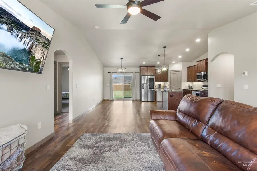 330 Greenfield Way., Carey, ID 83320 - #3