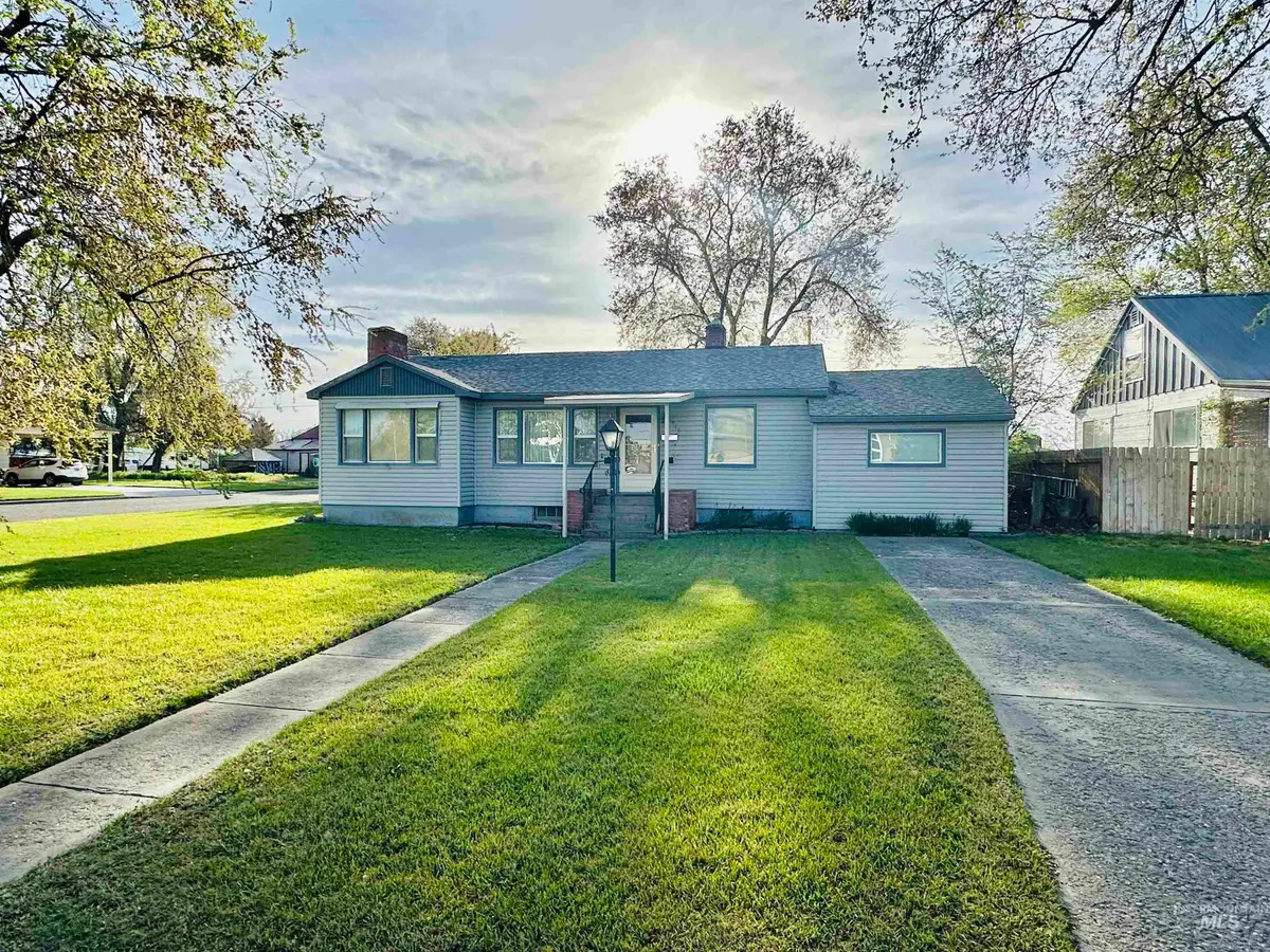 912 SW 5th St, Ontario, OR 97914 - #1