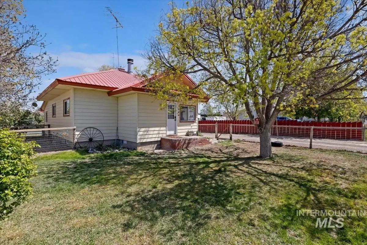931 Robertson St, Buhl, ID 83316 - #1
