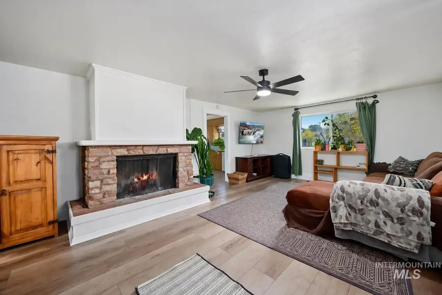 931 Robertson St, Buhl, ID 83316 - #3