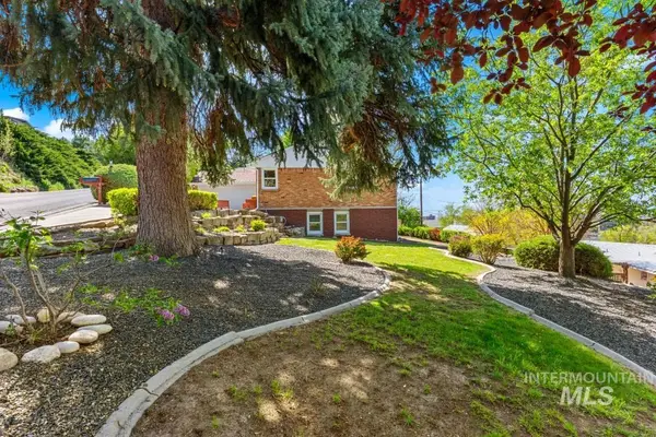 165 W Horizon Dr, Boise, ID 83702