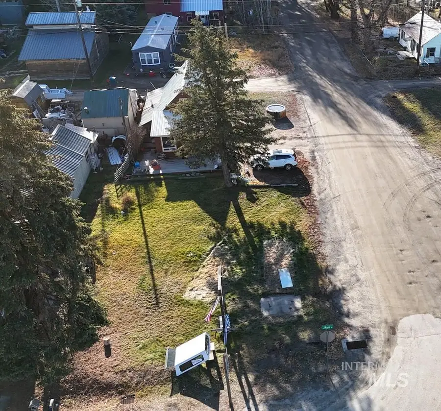 301 S Main St, Cascade, ID 83611 - #2