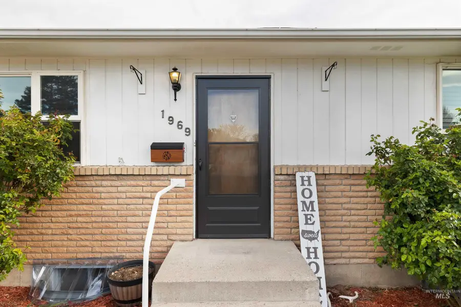 1969 9th Ave E, Twin Falls, ID 83301 - #2