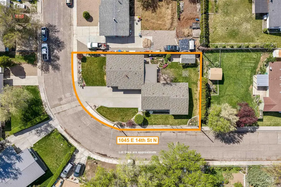1045 E 14th N, Mountain Home, ID 83647 - #2