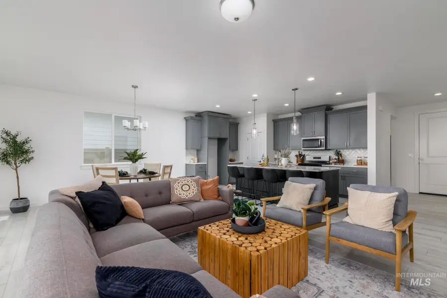 6058 W Snow Currant St, Meridian, ID 83646 - #3