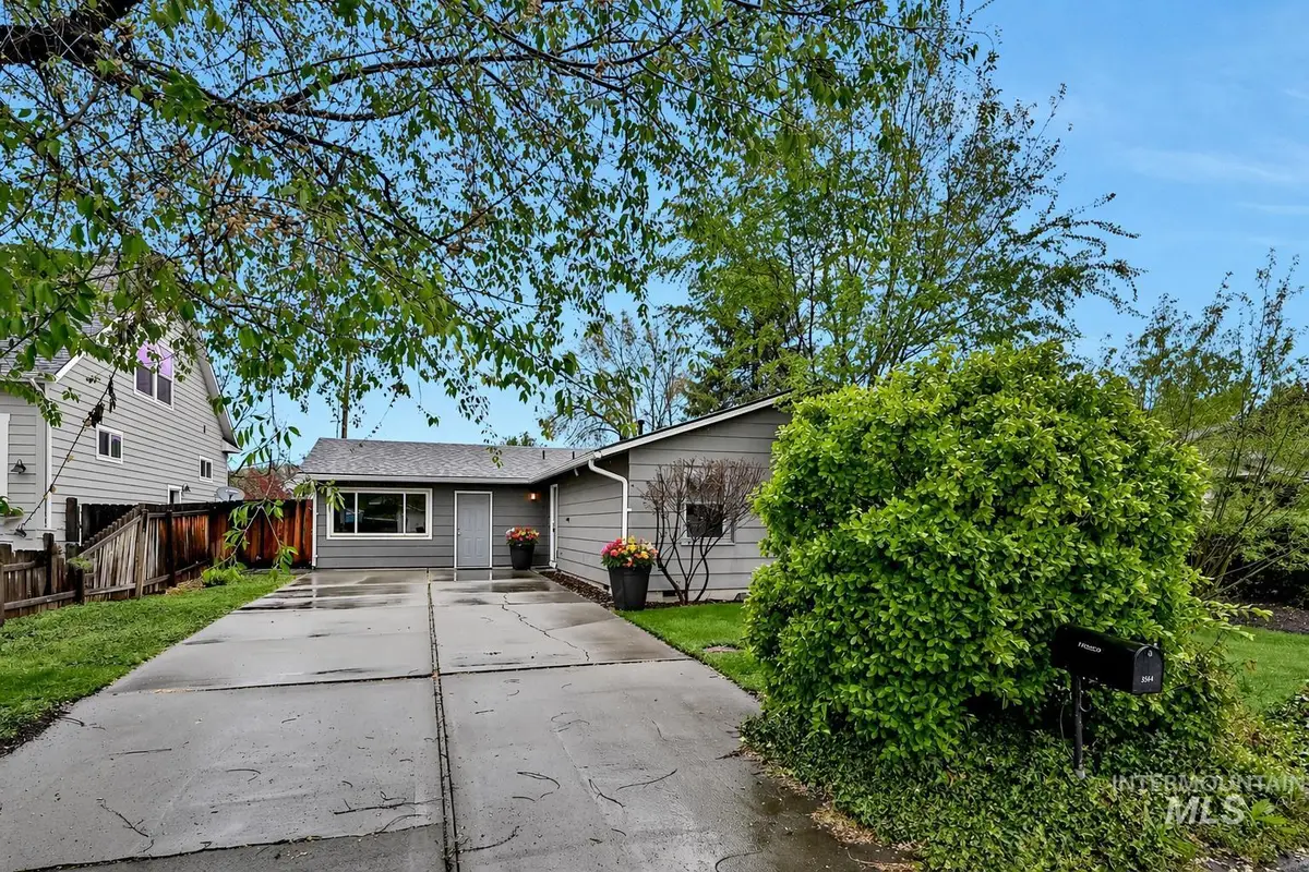 3554 W Hansen Ave, Boise, ID 83703 - #1