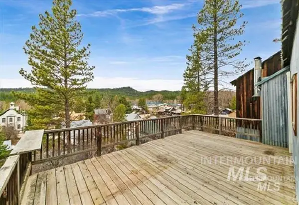 115 & 117 E Hill Road, Idaho City, ID 83642