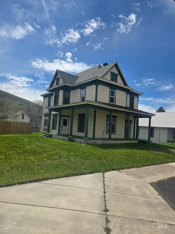 986 Columbia Street, Pomeroy, WA 99347