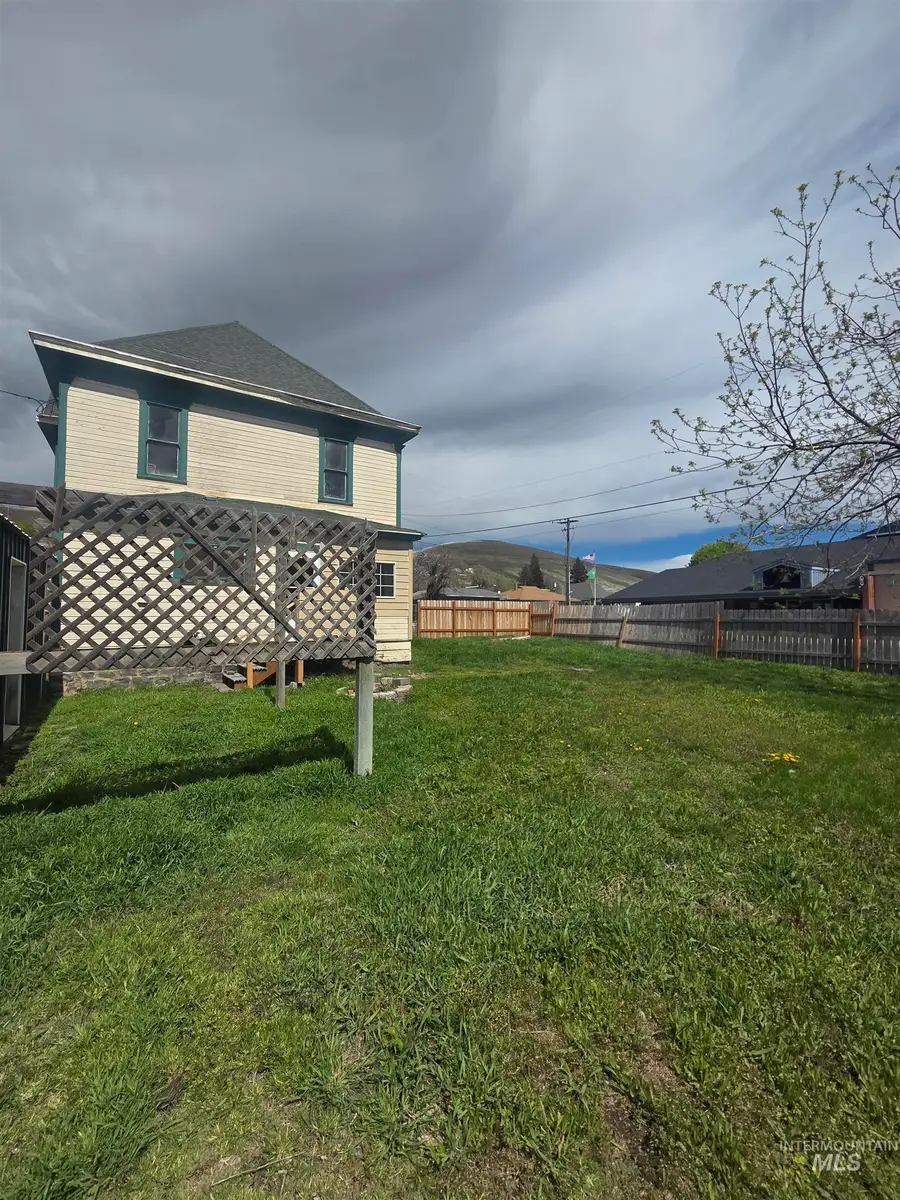 986 Columbia Street, Pomeroy, WA 99347 - #2