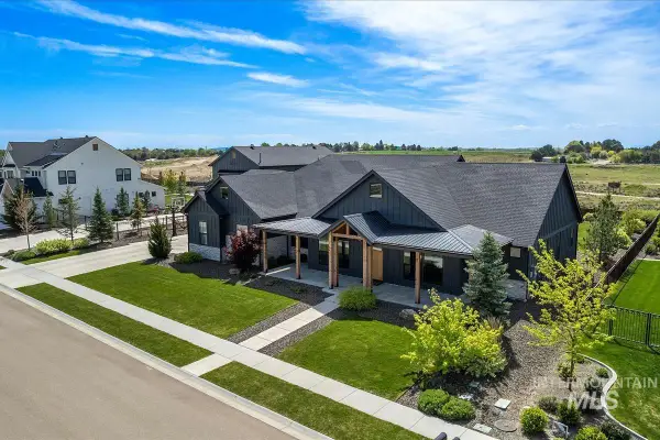 1521 W Kamet Ct, Nampa, ID 83686
