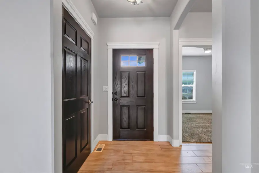 1082 White Birch Ave, Twin Falls, ID 83301 - #3