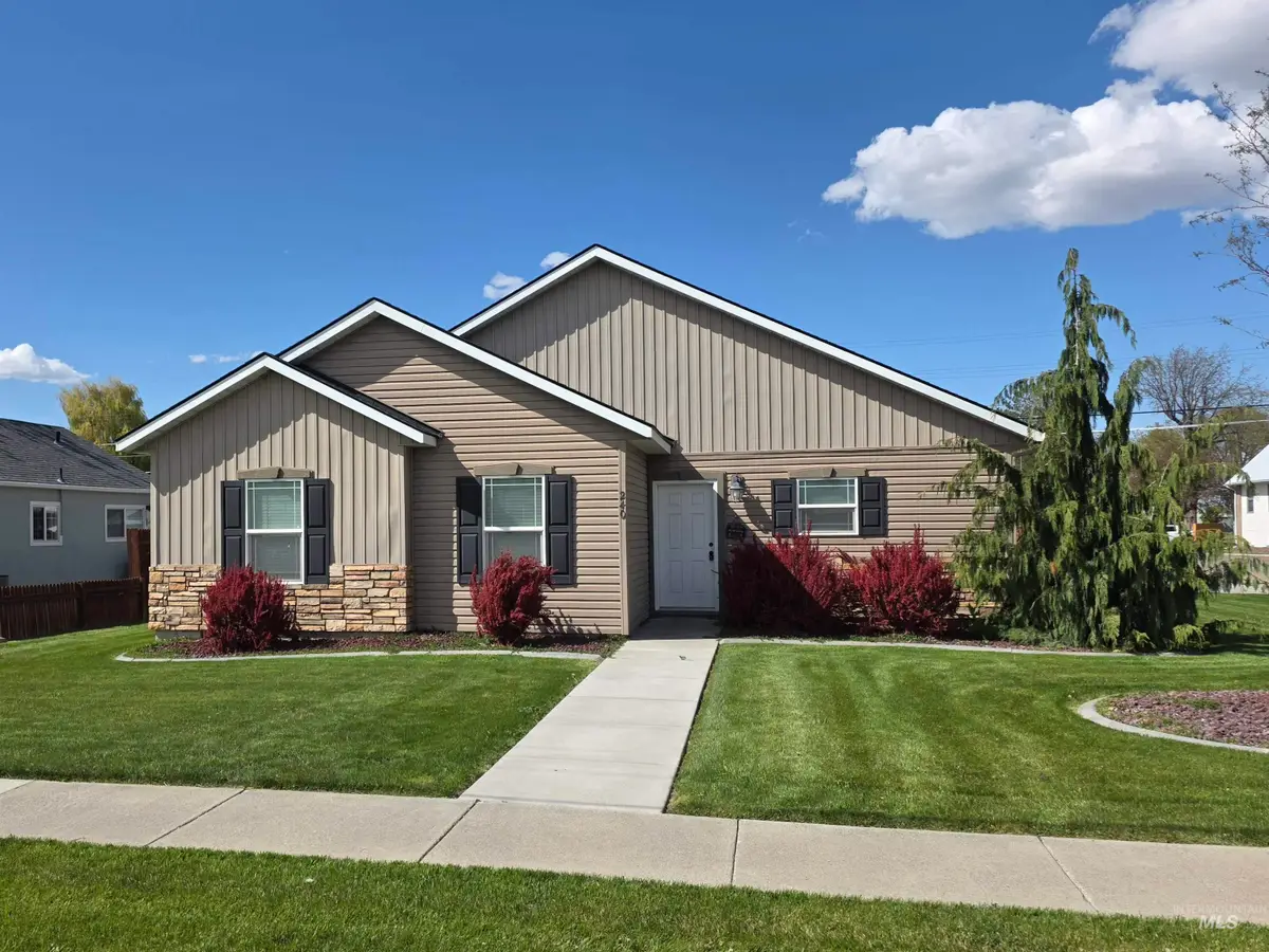 240 E Center Street, Kimberly, ID 83341 - #1