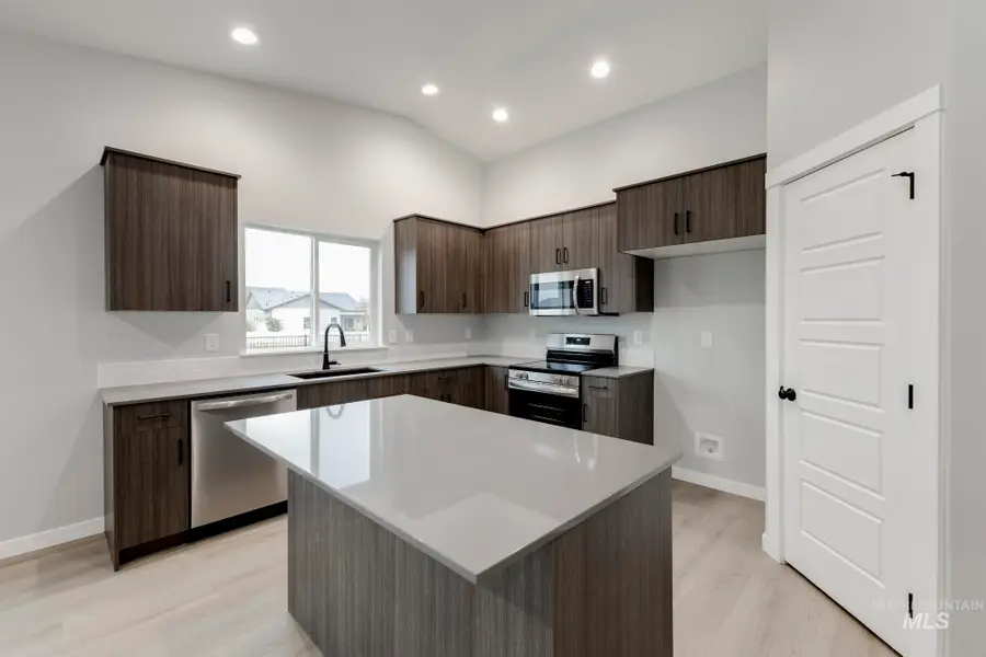 6686 W Plateau Creek Dr, Meridian, ID 83646 - #3