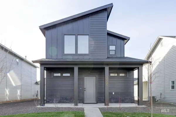 6742 W Redwood Creek Dr, Meridian, ID 83646