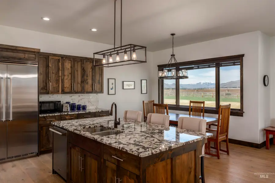10 Cooper Dr, Bellevue, ID 83313 - #2