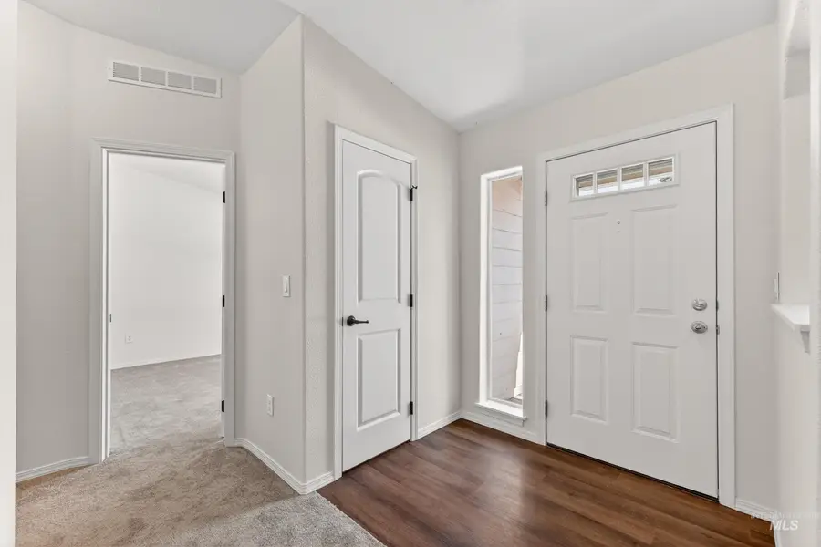 1649 Crown Point Pkwy, Cascade, ID 83611 - #2