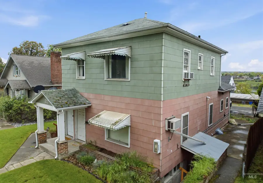 722 3rd St, Lewiston, ID 83501 - #3