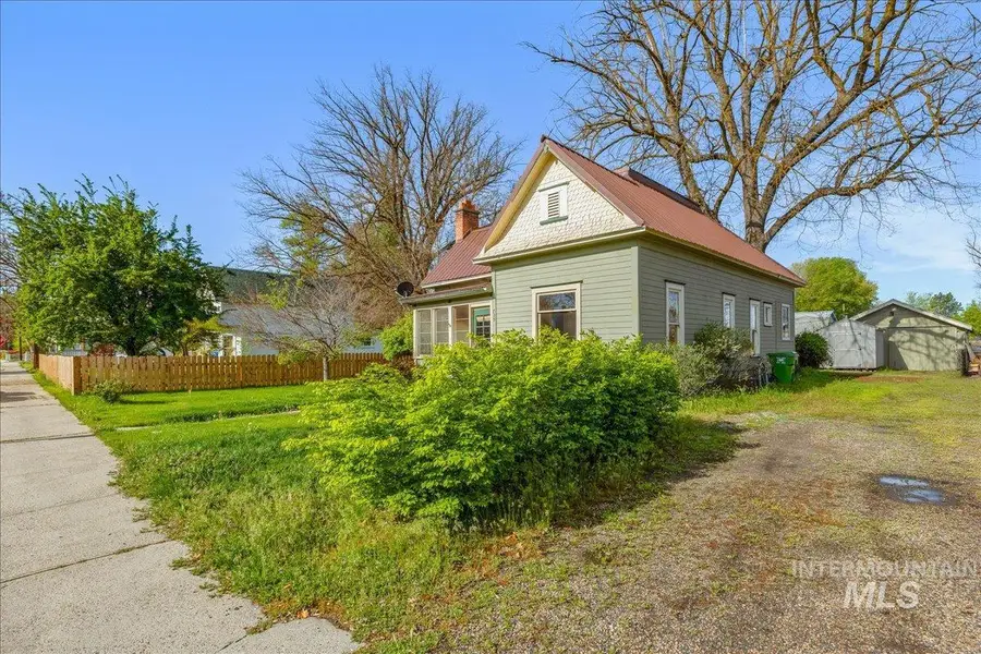 735 N 6th St, Payette, ID 83661 - #2