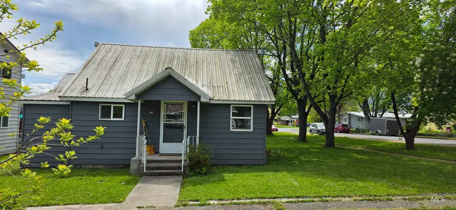 515 8th St, Kamiah, ID 83536 - #3