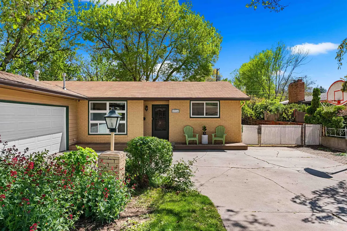 1916 N Larch St, Boise, ID 83706 - #1