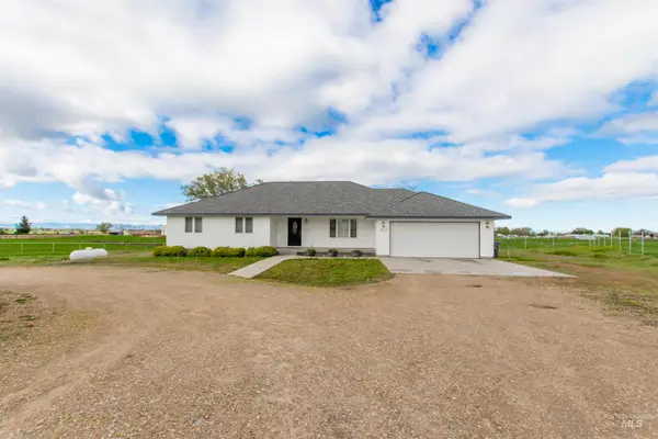 517 S Dewey Lane, Nampa, ID 83687