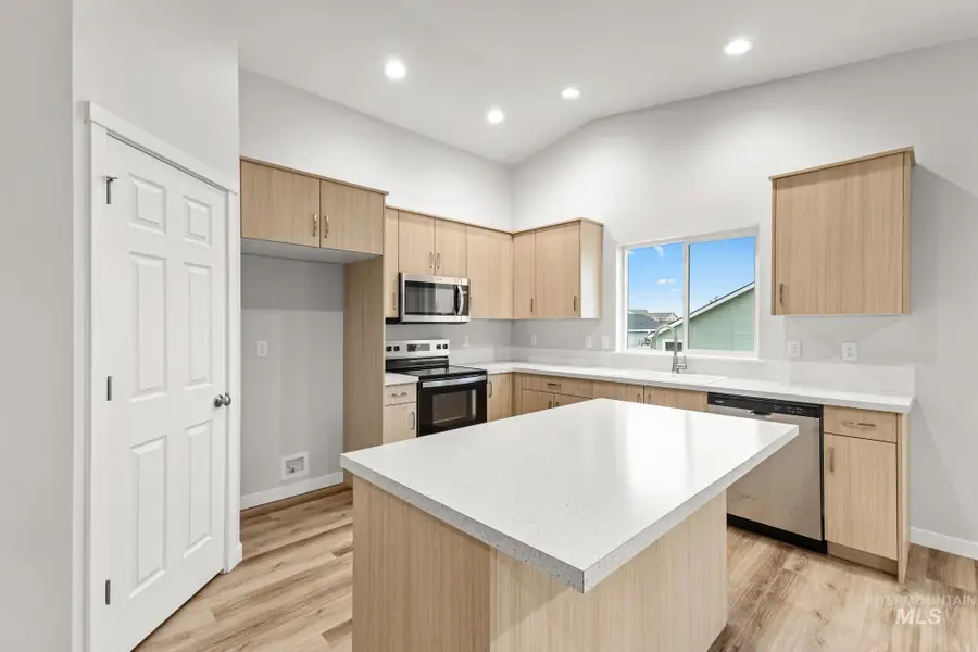 306 W 17th Ave, Jerome, ID 83338 - #3